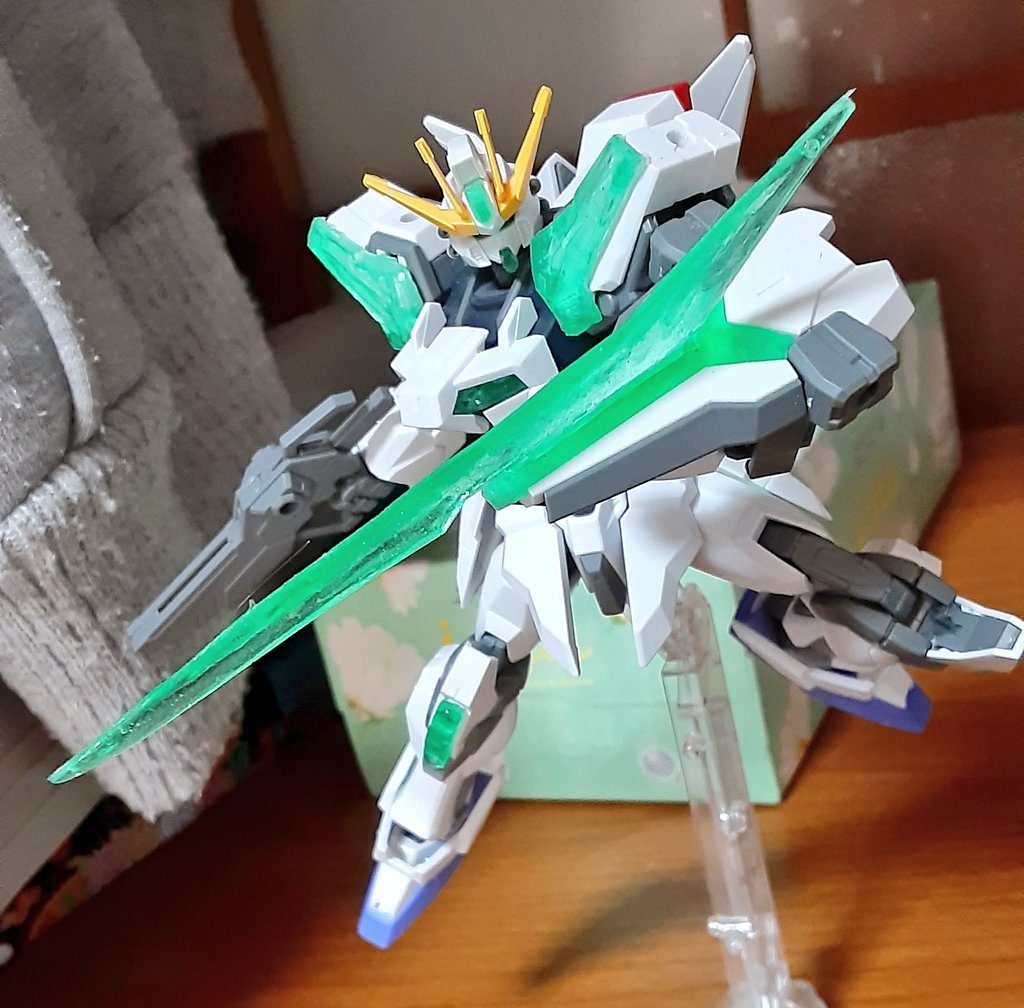 シールド構え状態。ビームエフェクトも複製。