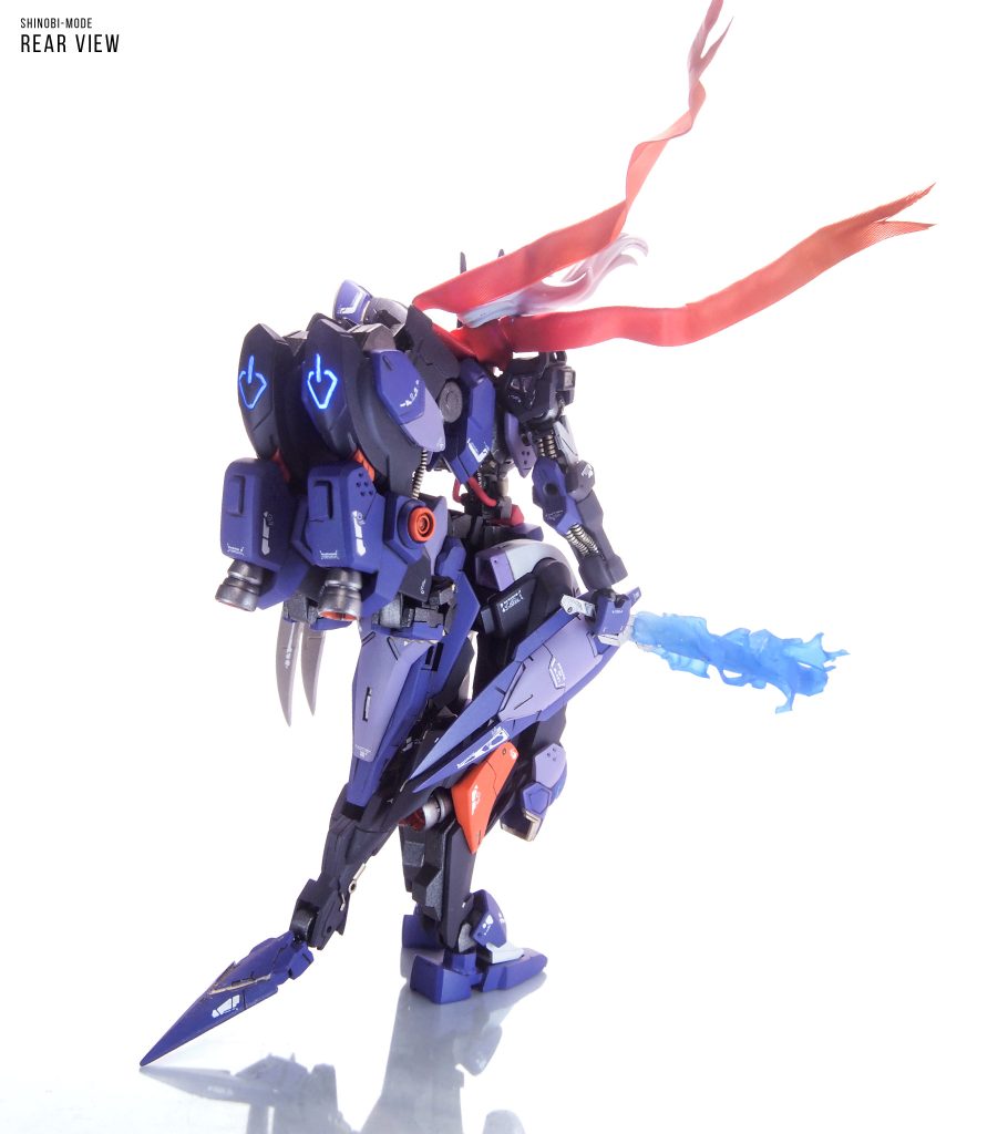 シノビモードリアビュー。サブアームは折りたたんだ際に推進器になるようシュヴァルベグレイズの太腿パーツを組み込みました。