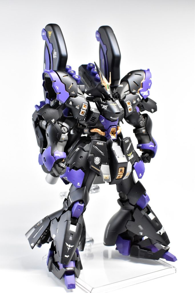 ダブル・ホーン・ファンネル仕様が手に入らなかったので、なんとかあのシルエットに近づけようと模索しました。