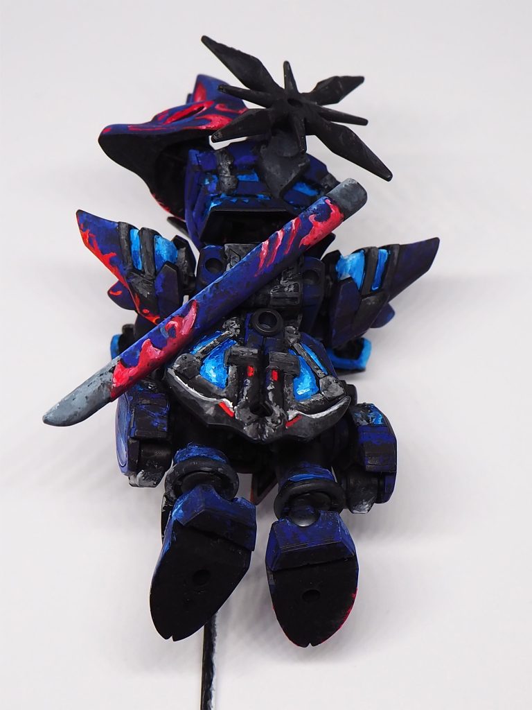 そういえば、外した状態でなければ後ろ側は見えませんが色は入れています。