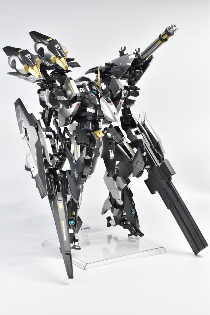 ファラクトやザウォートをベースにAC風の機体を作られている方をよくお見かけするので、そうじゃない形で制作したいなと思いました。