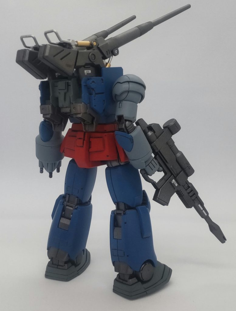 本体はガンタンクのカラーレシピと関節部やキャノンはガイアカラーのスターブライトアイアンを使用しました