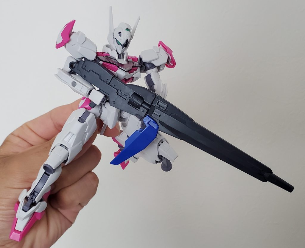 バックパックブースターとビームライフルはテルティウムアームズ(今や貴重!)を使い、バックパックの基部はHGCEストフリのものに3mm穴を埋め込み、30MMの足の付け根をスペーサーとして使いました。左平手は30MM系の平手を使いました。本体は他の方と同じく頭部アンテナをカットして塗装しました。塗装レシピはグリーン部:ホビーカラー ルブリスウルグリーンホワイト部:ラッカーのグレーサフの上から クラッシーアンドドレッシー クローバーイエロー部:タミヤアクリルイエロー&オレンジグレー部:ガンダムエアリアルグレー