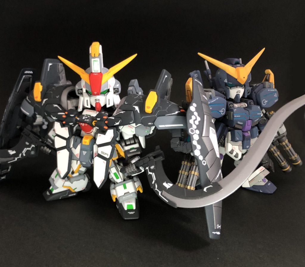 前回作成したヘビーアームズと並べてみました