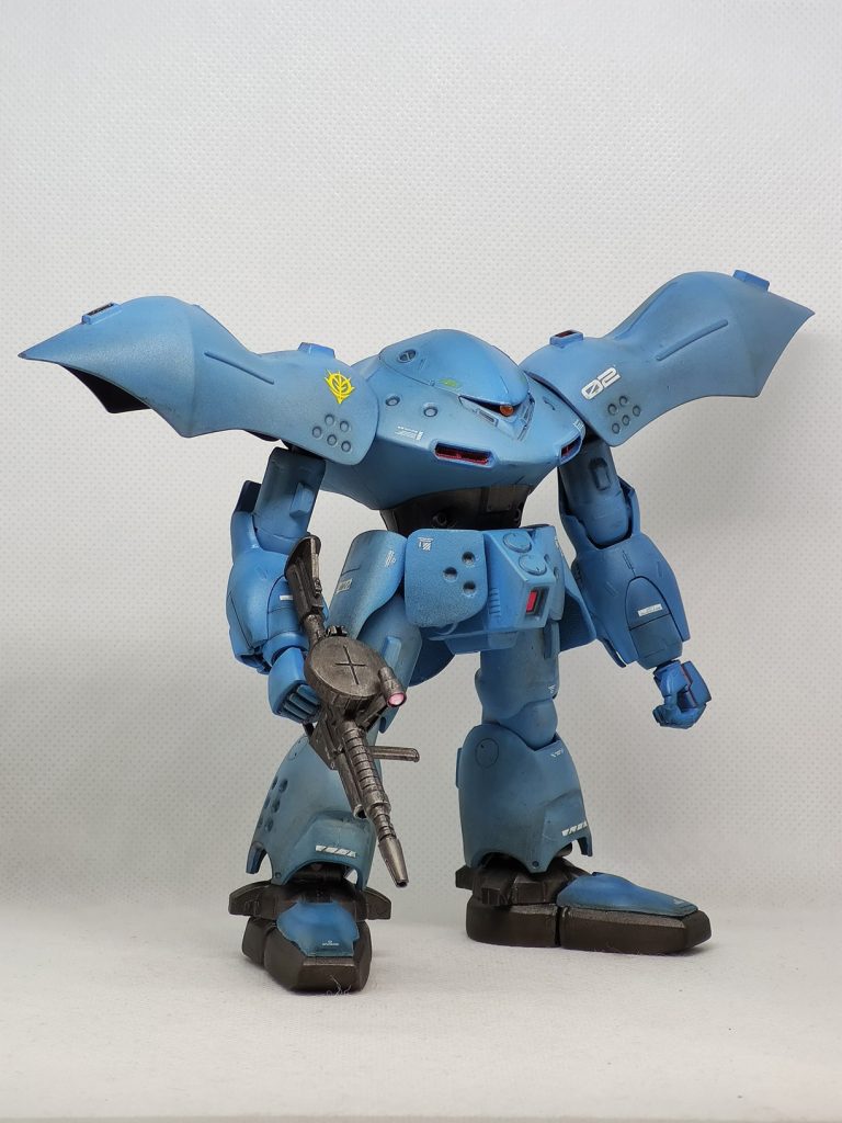 マニピュレーター仕様ですので、ジオンの汎用武器類(サブマシンガンやヒートサーベル、等)が使えます。