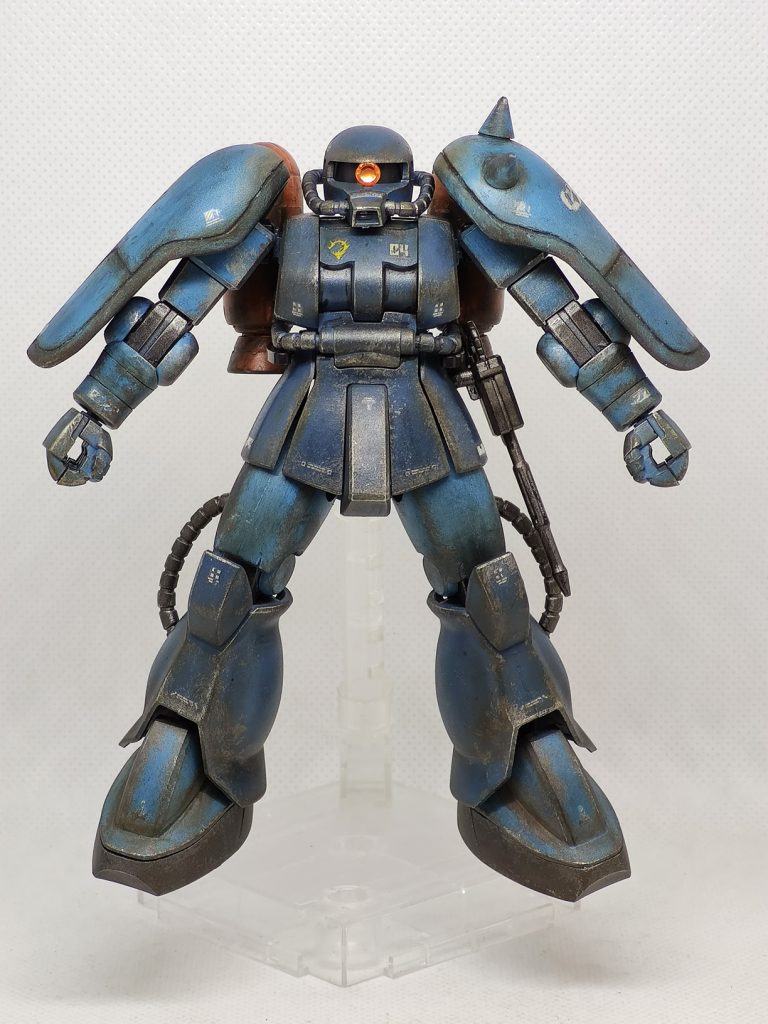 基本性能的には肩装甲の形状違いだけで通常のザクⅡと同等です。