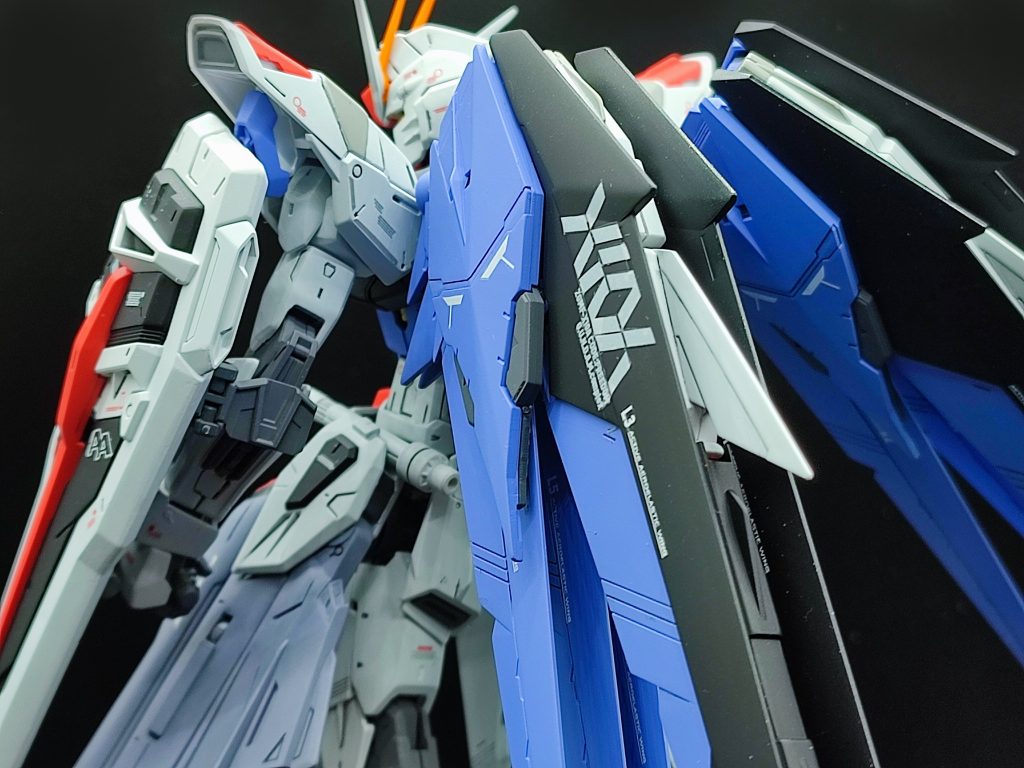 MGのフリーダムガンダム Ver.2.0です。スジボリと塗り分け追加しています。