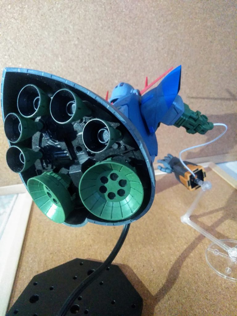 因みにスカートの中は結構モールドが入って　おります🤔