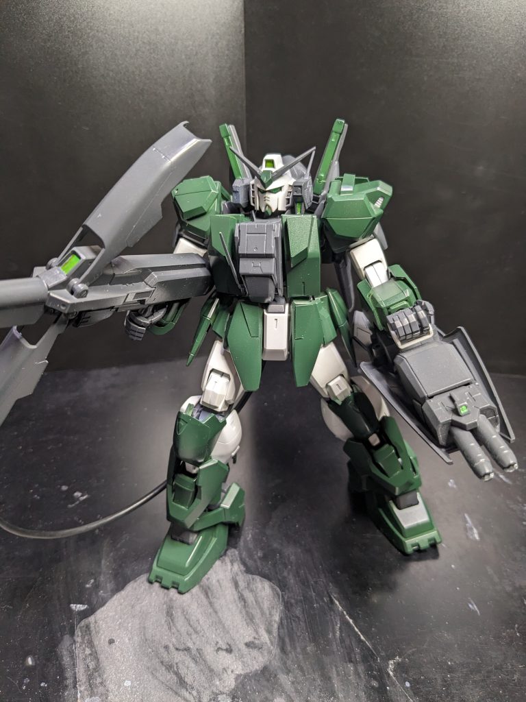 補助武器として、シールドに二連ビーム砲装備。頭のバルカン、背中のビームサーベルも通常通り使用可能。近距離、中距離の敵も対応可能★