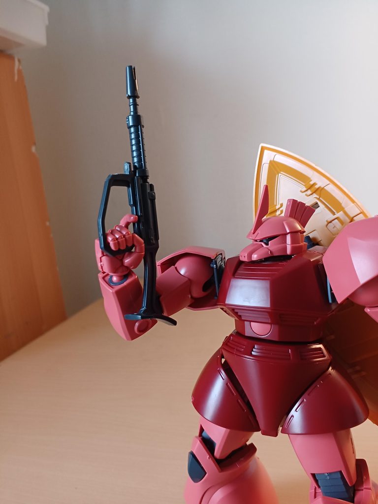 シャア「ジオンもようやくビーム兵器の開発が開始できるか... 。」