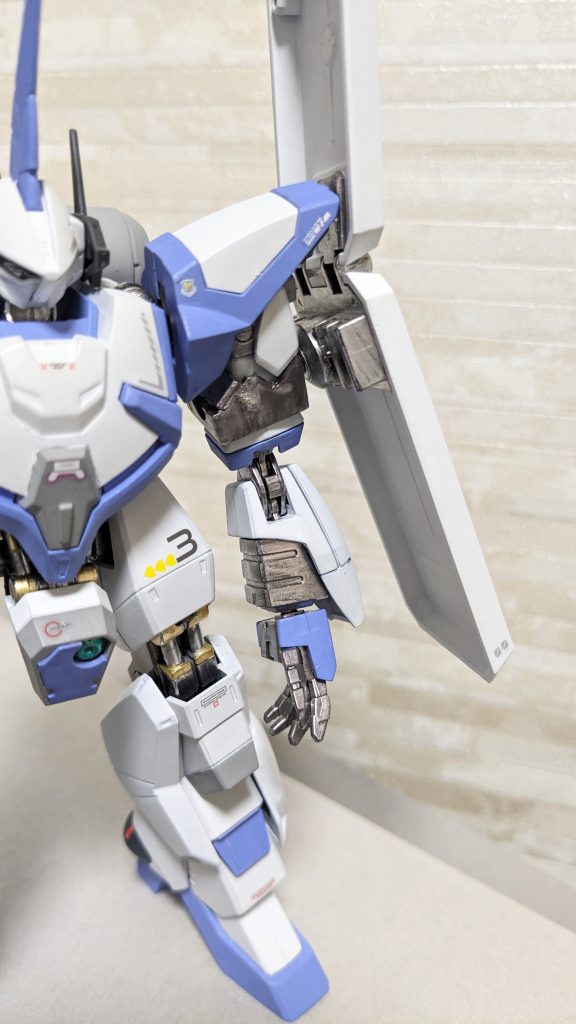 シールド部は取り外しがしたかったのでパーツを作成してみました。何度も作り直しましたが何事も経験ですね。