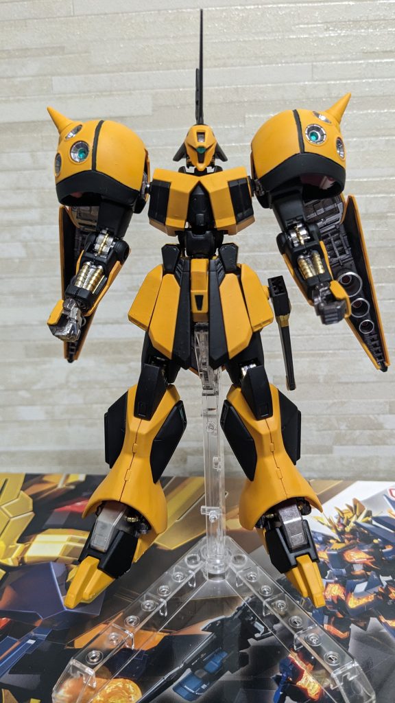 デカールを貼る前です。