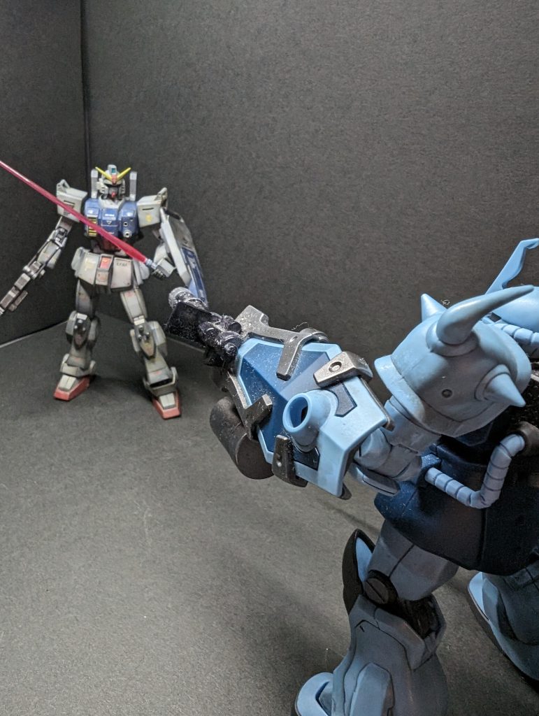 グフカスタムと向かい合わせてみました。