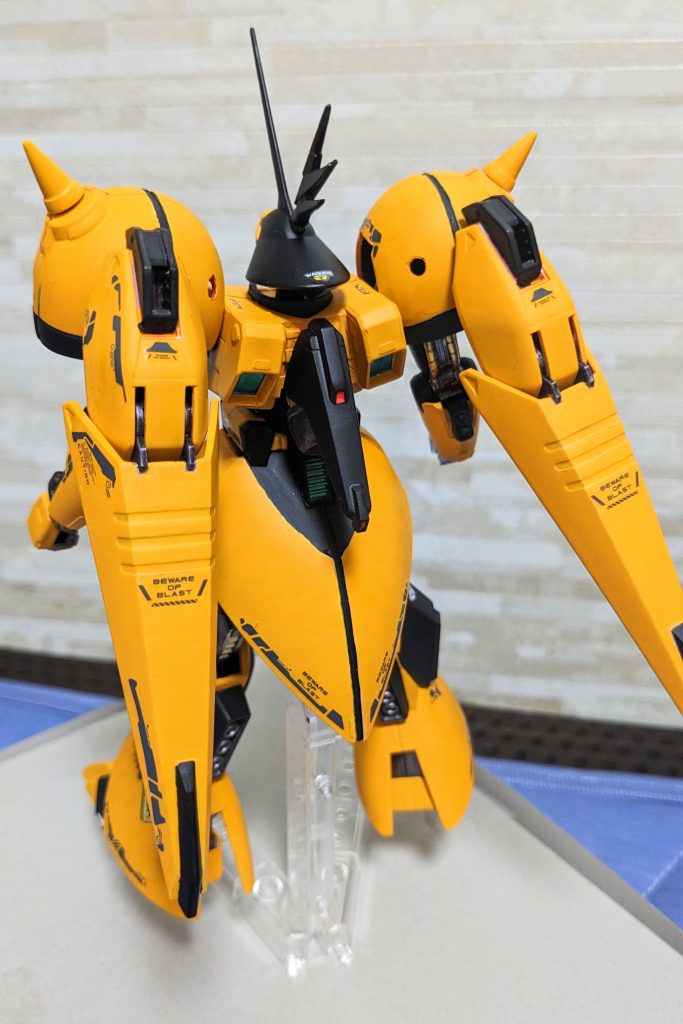 穴あけする位置を間違えてしまいましたがきっと何かがここに装着出来る日が来ると信じてます。。