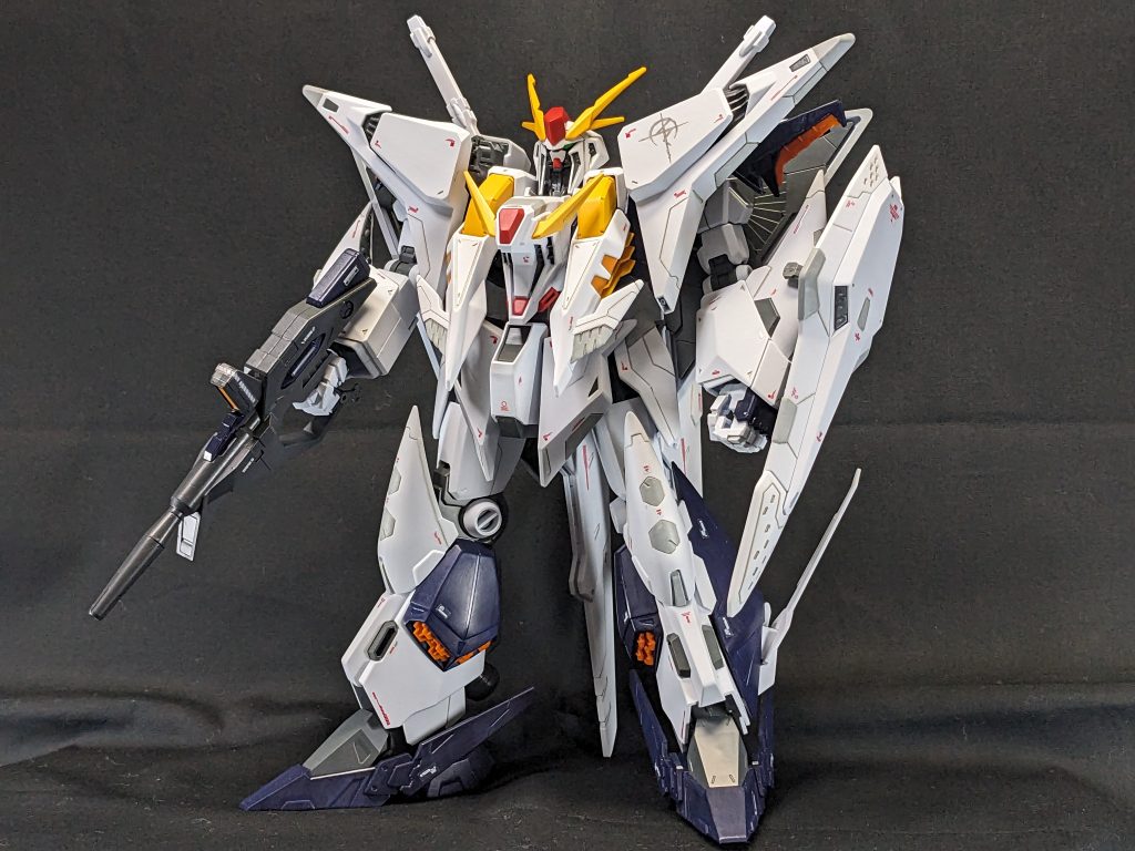 ペーネロペーよりクスィー派です。白部分をツートンカラーにし、全塗装かましています。その後スミ入れとデカール。