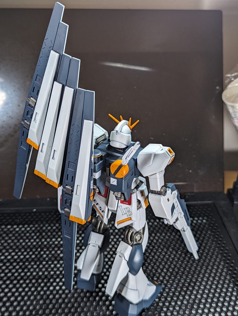 プロポーションは個人的にはRGより好きですがあっちの密度感はあれはあれで良いのでどっちも好きですw