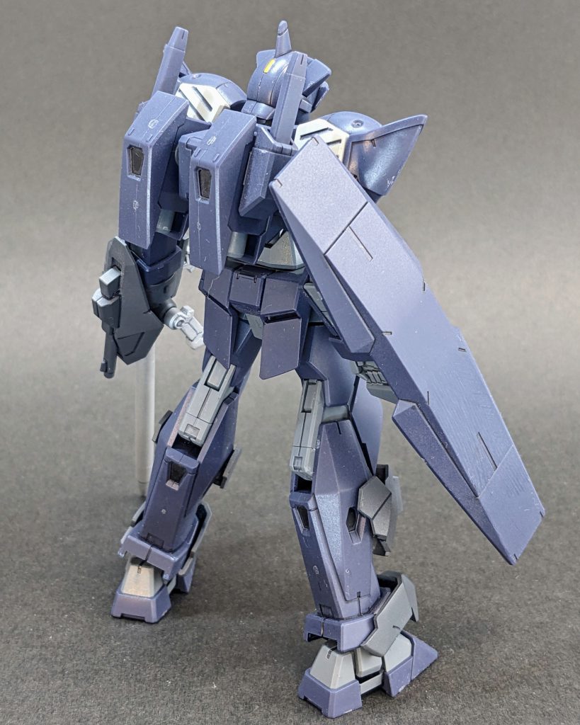 ■妄想設定チーム「アルバトロス海賊団」に所属する機体。Gサイフォスの装備「スネークソード」の派生武器という設定で製作したオリジナル武器「スネークランス」を装備している。