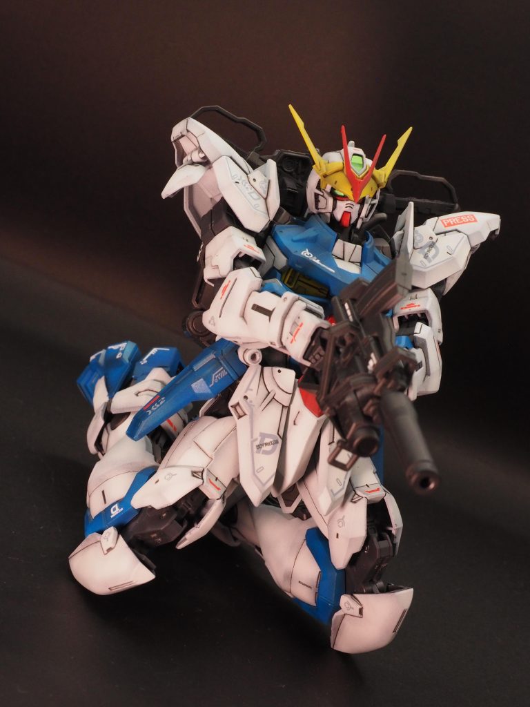 膝立ちも出来ず、稼働域はかなり狭めです。