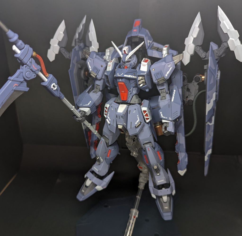 スプリッター迷彩……にしようと思ってたのですが気付けば解像度激低のガビガビ帯状迷彩に。