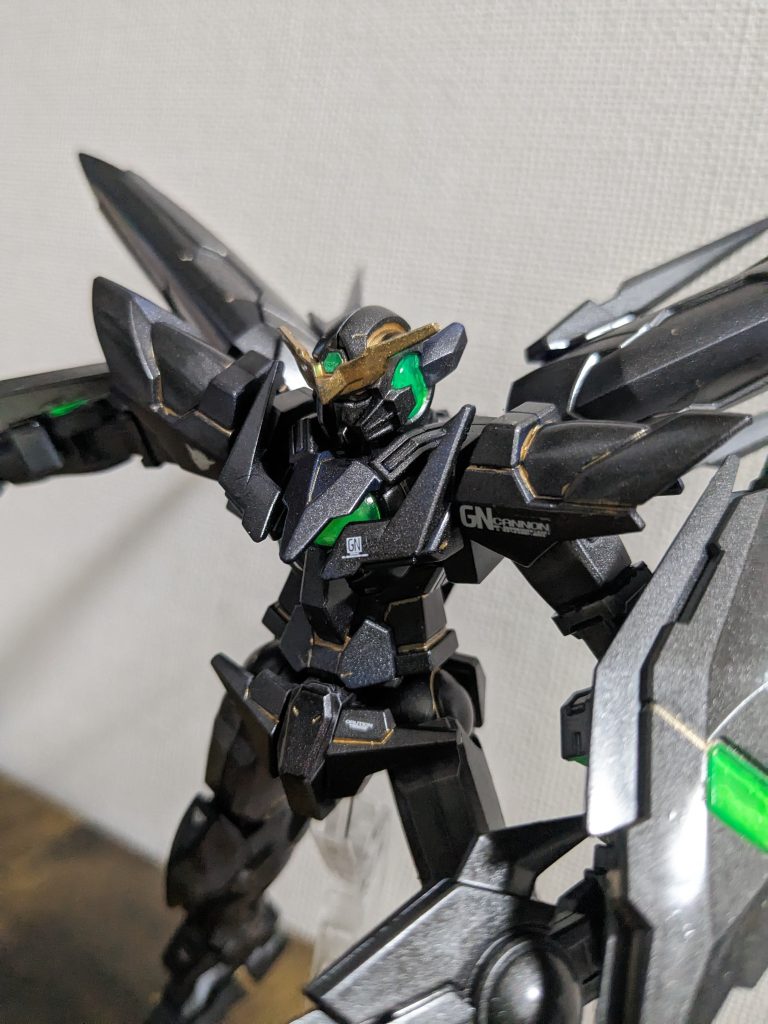 いつもエナメルのスミ入れ塗料使ってるのでスミ入れ筆の作業は目が疲れました。