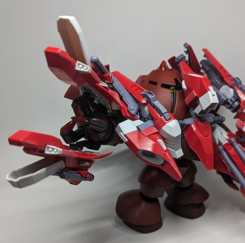 腕を延長and接続部追加、ミサイルを装備可能に。