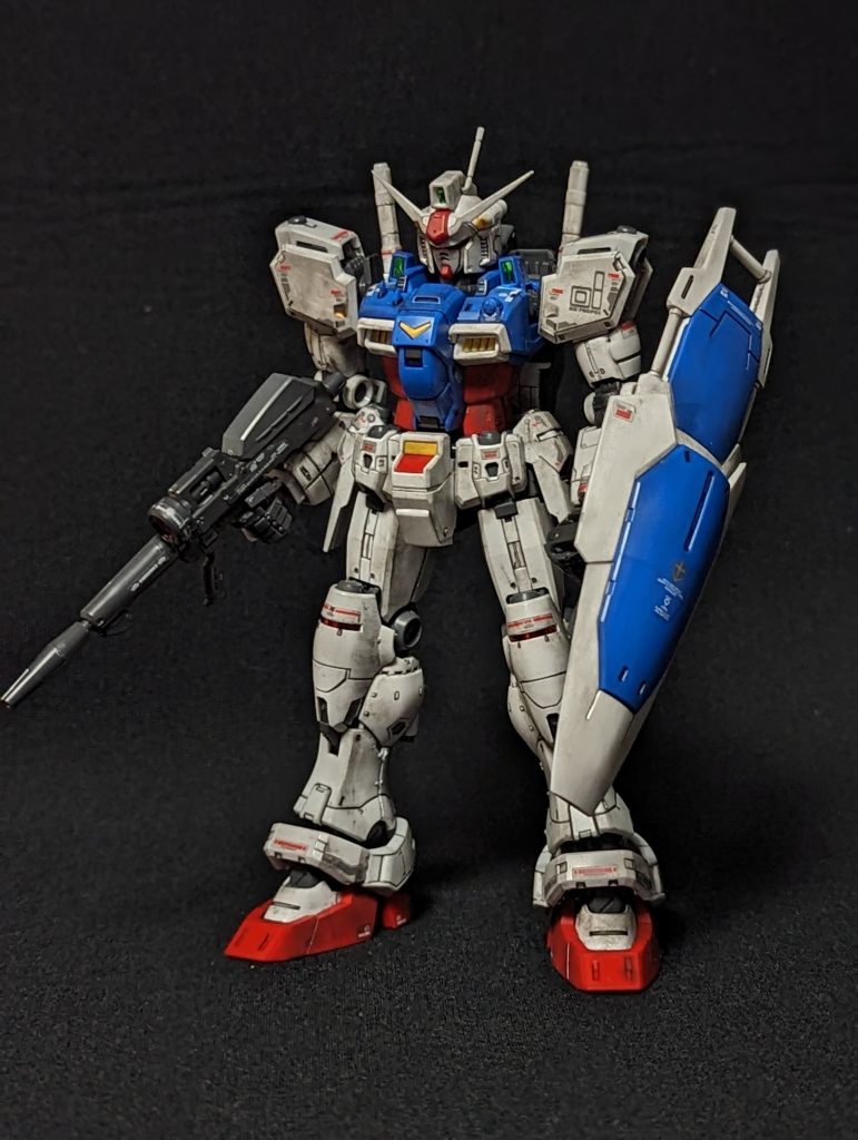 やっぱりRGはモールドやディテール等情報量が多く、普通に組んだだけでもめちゃめちゃカッコいいです。