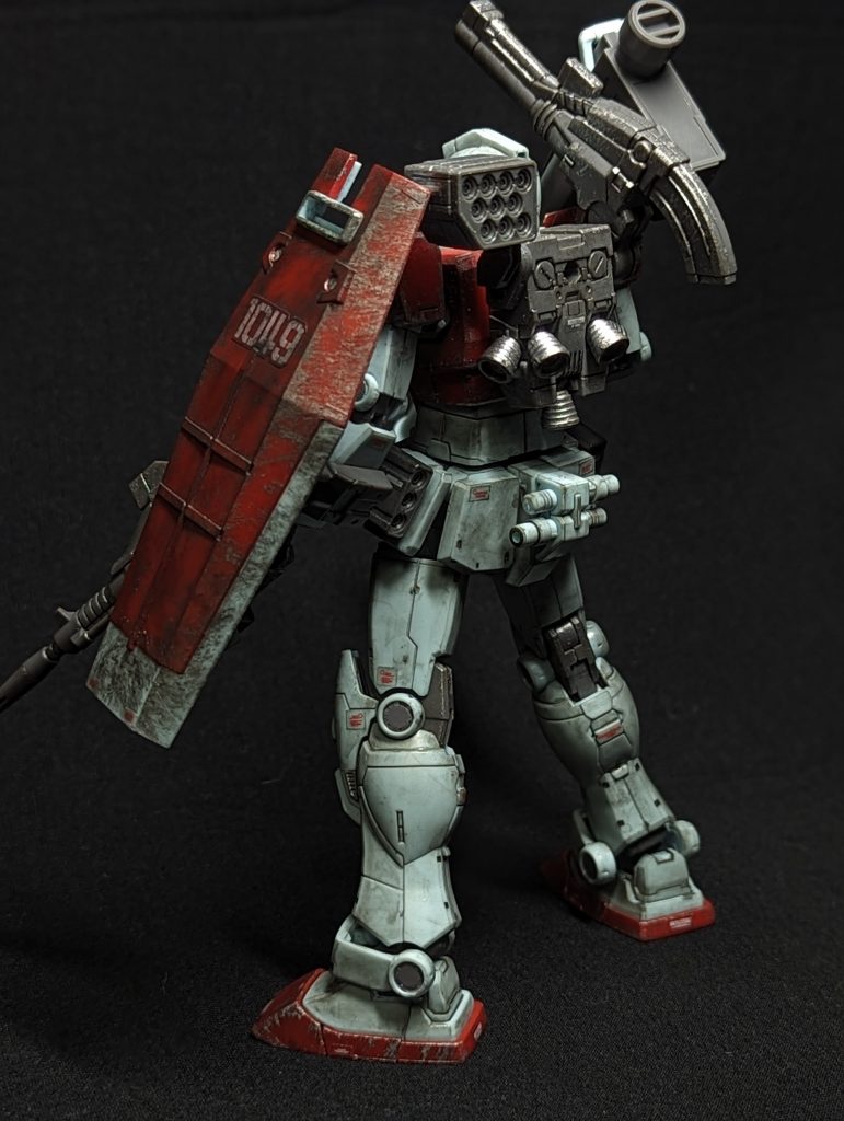 ランドセルのバーニアの数もRX-78-2よりも多いです。推力とかもガンダムよりあるんじゃないの？