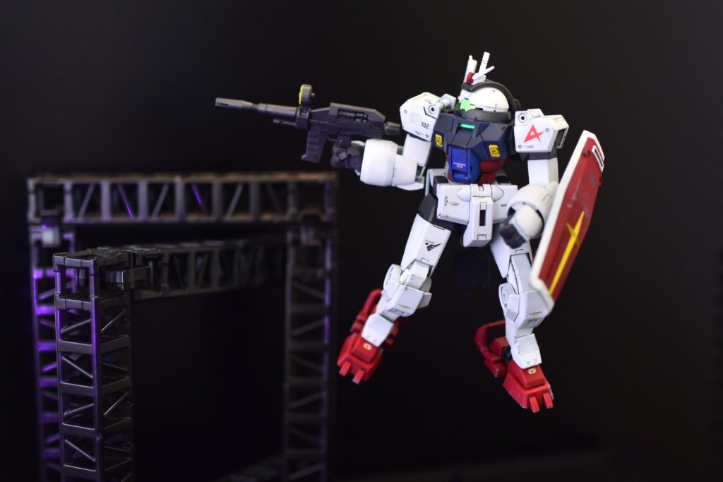 「スレッタ!後ろにも目をつけるんだ!」