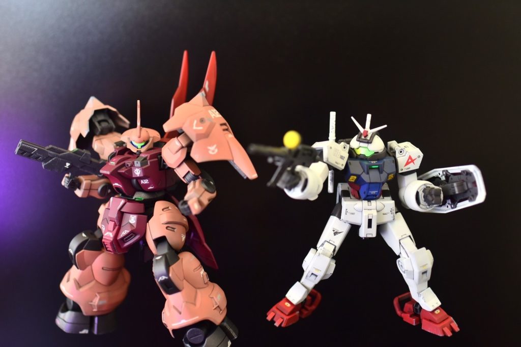 前回投稿させていただいたシャア専用ディランザと並べてみました。シャア専用を作ったのならアムロも必要かなと思い制作に至ったしだいなんですが、割と違和感なく仕上がったかなと。それもこれもデミトレーナーの汎用性のおかげです。やるな、ブリオン社!御覧いただきありがとうございました😊