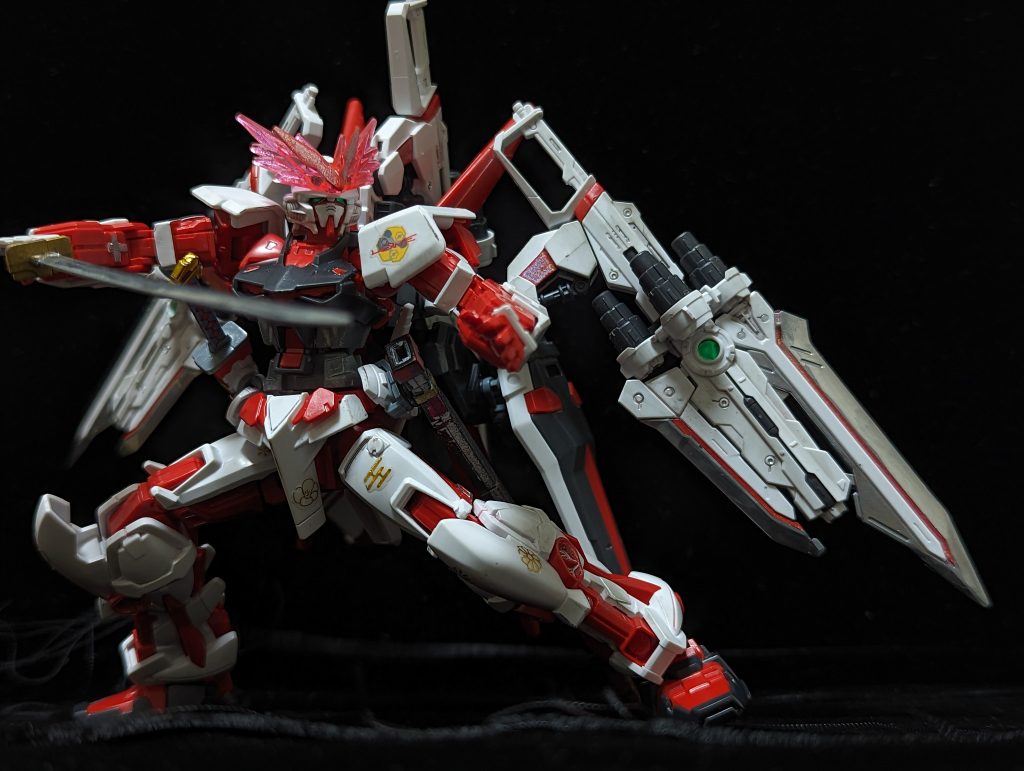 HGガンダムアストレイレッドドラゴン-プチ装飾–4枚目/制作者：@dora_e_m