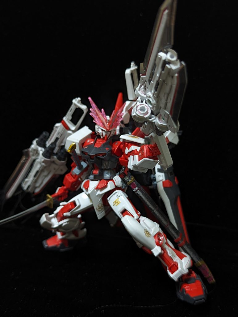 HGガンダムアストレイレッドドラゴン-プチ装飾–3枚目/制作者：@dora_e_m