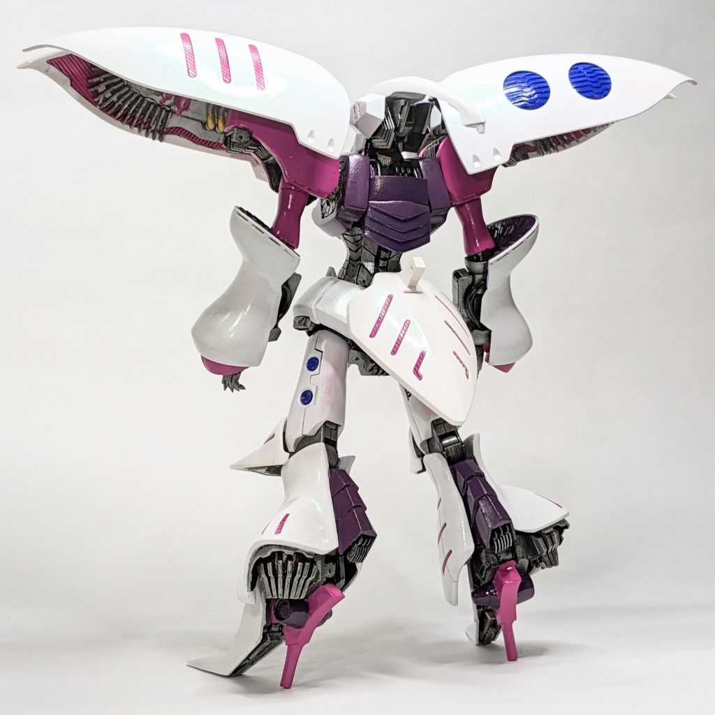 ファンネルのバインダーは接続箇所を腰に変更。踵もモーターヘッドらしくピンヒールにしました。