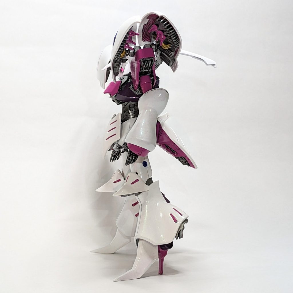 ファンネルコンテナはシイタケに置き換えてスラスターに変更ファンネルはバインダー内に配置しました