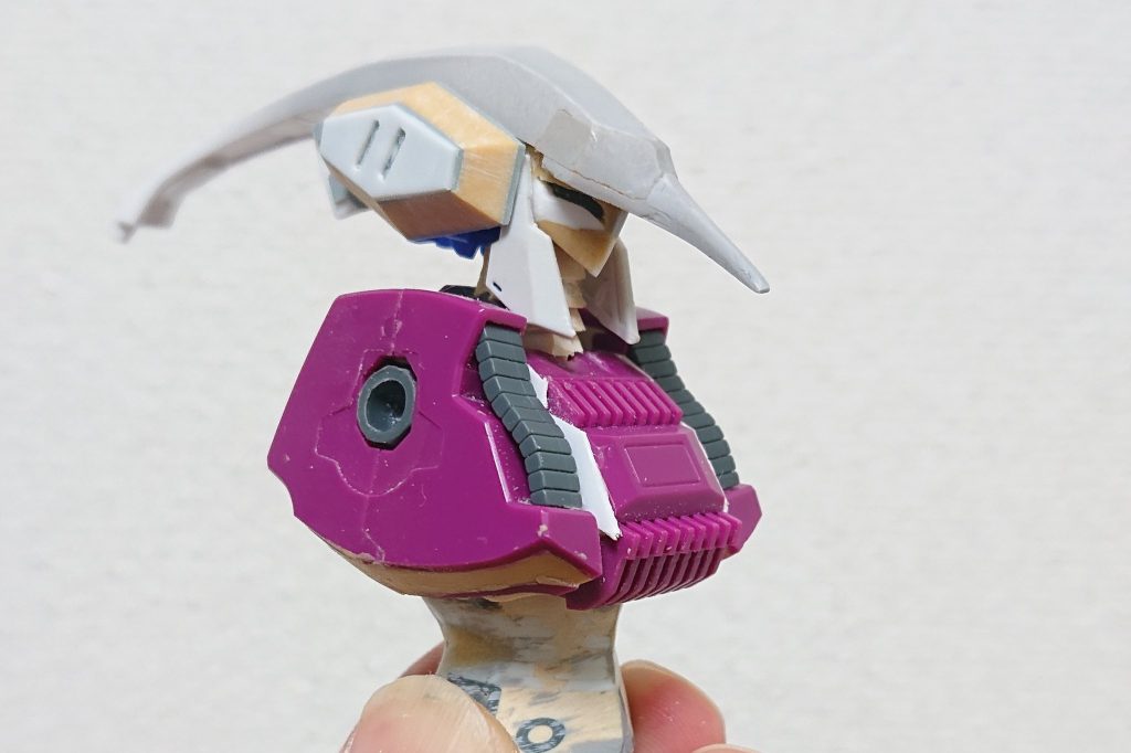 胸部も幅詰めしてコンパクトにしてます