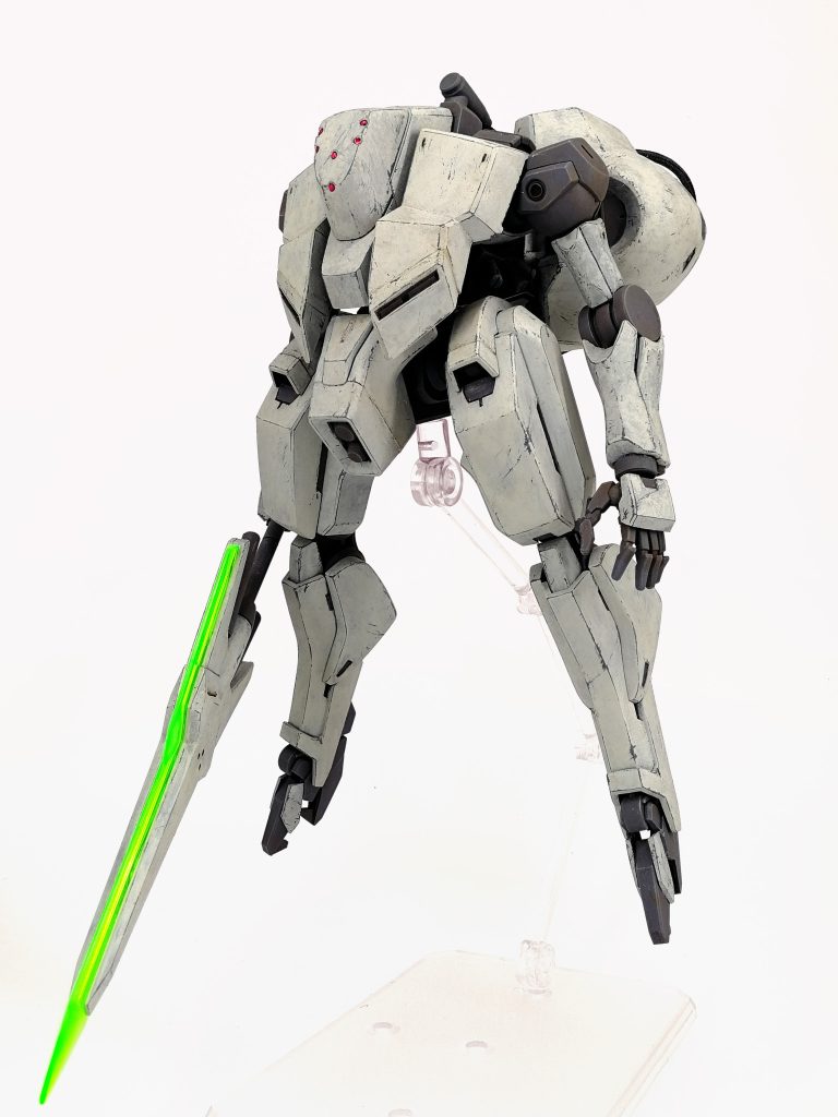 足のクローもちゃんと開きます