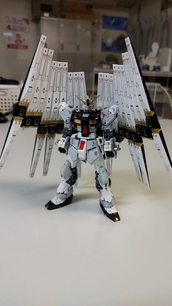 これだけ背負わせても自立することに驚愕です。バンダイの技術は化物か❗と本気で思います。