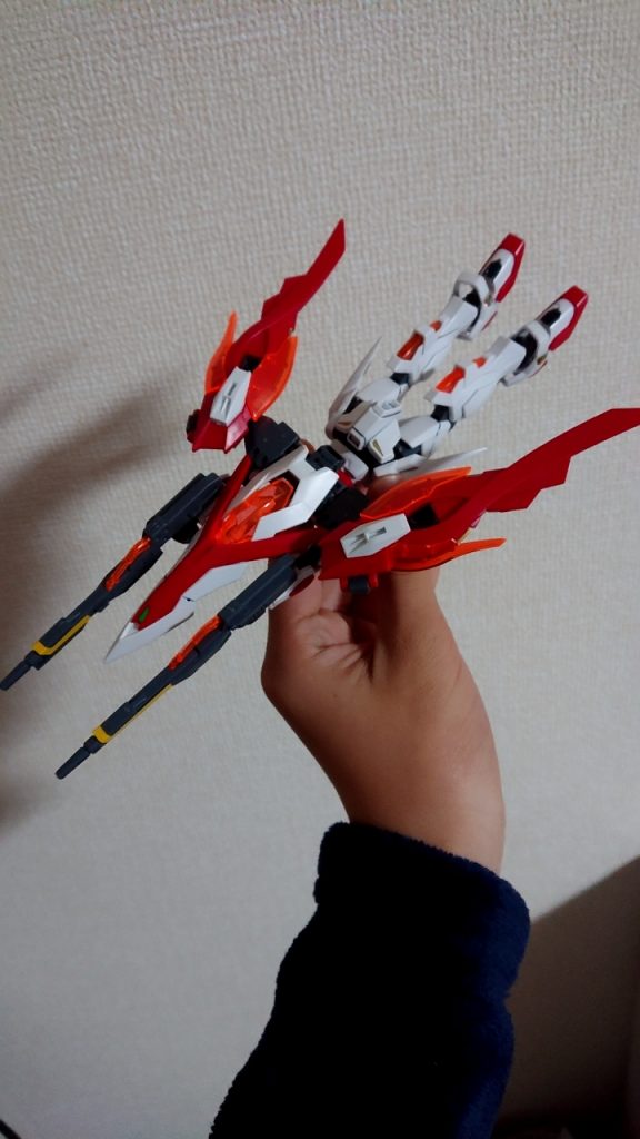 鳥形に変形した形態をフェニックスモードという。この形態はあくまでも敵の場所まで打つことが向かうためのものであり、高速移動を目的としたものではない。