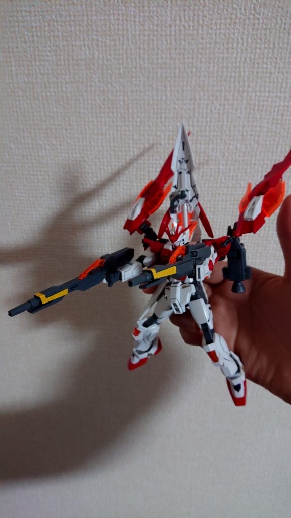 ダブルバスターライフル0はかなりの高威力であり、二つのライフルを一つにすることで月の1/4が削られるという。