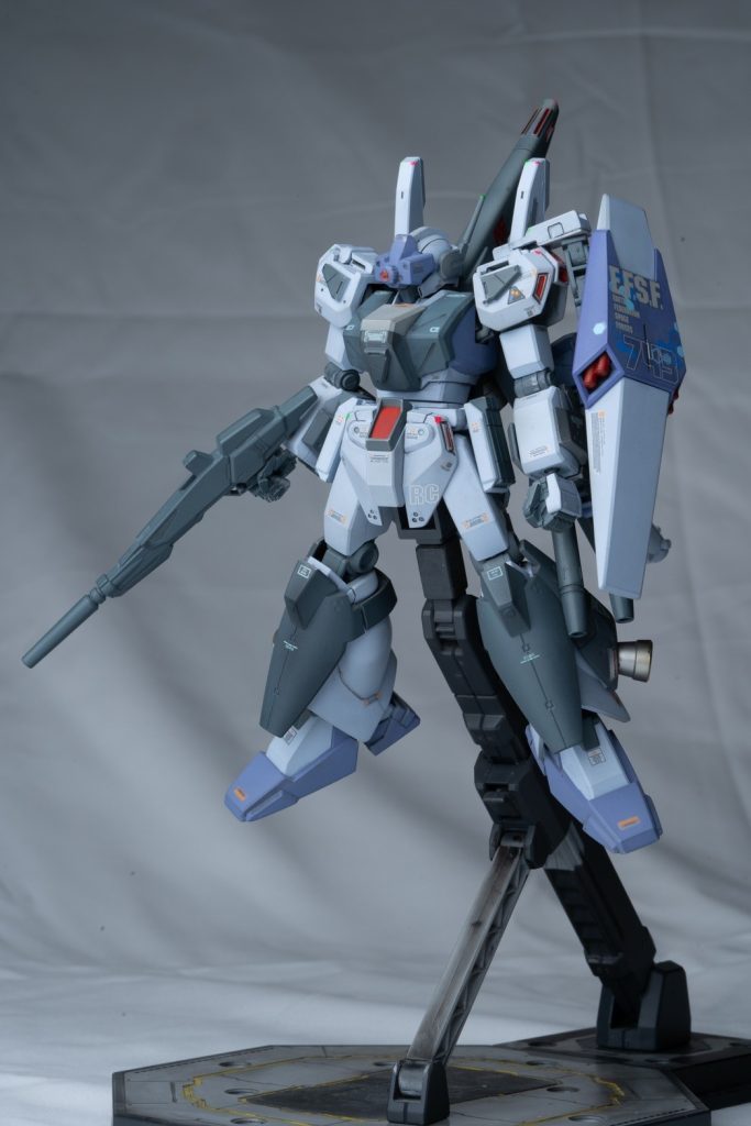 今回カラーリングのイメージをGUNSTA内の作例から探していたところschiele27様の制作されたスタークジェガンのカラーリングが素晴らしくこの度参考にさせて頂きました、ありがとうございます。