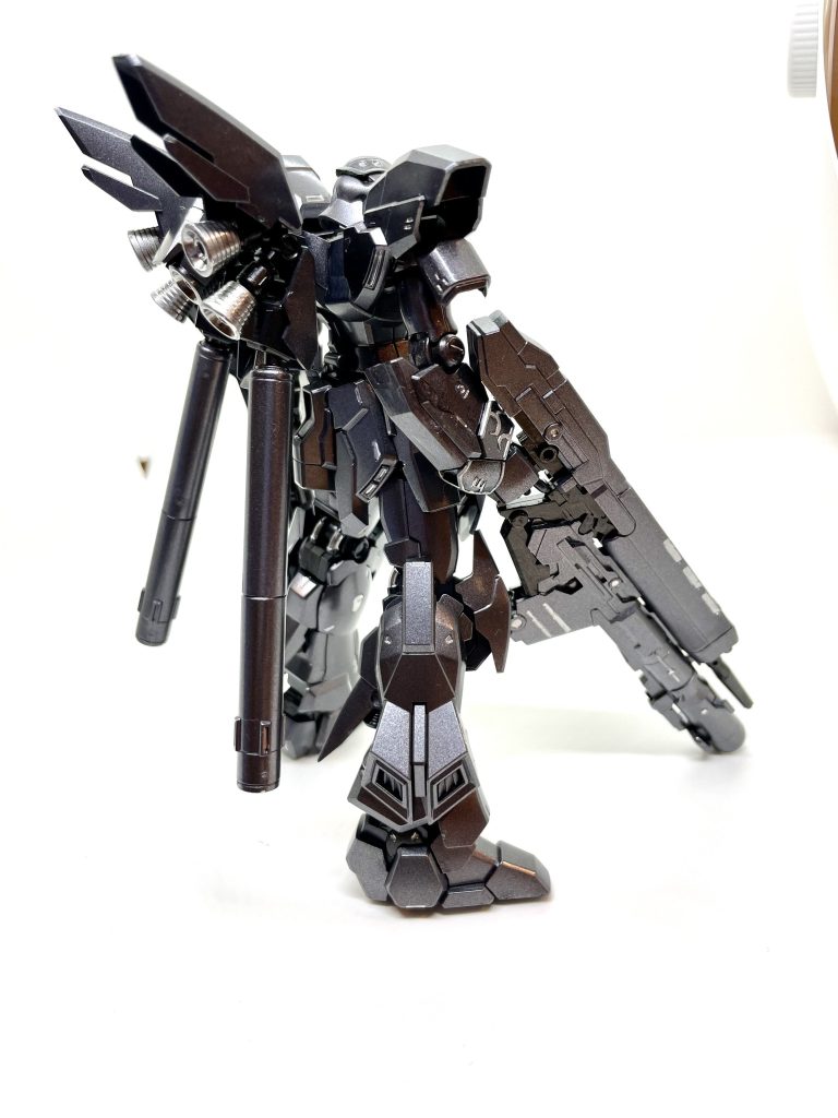 あとはメッキシルバーを筆塗りアクセントです！