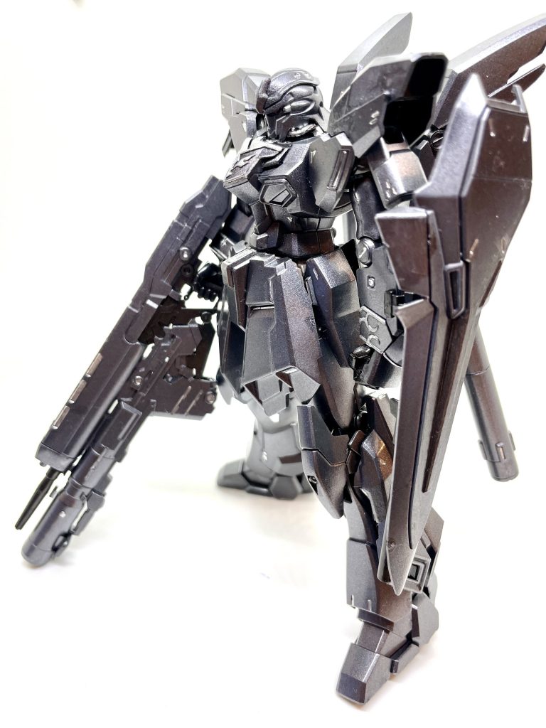 エンブレムとかの模様をメッキシルバーで塗るのが苦労しました笑なんどレモンサワー飲んだか笑突貫なのに笑