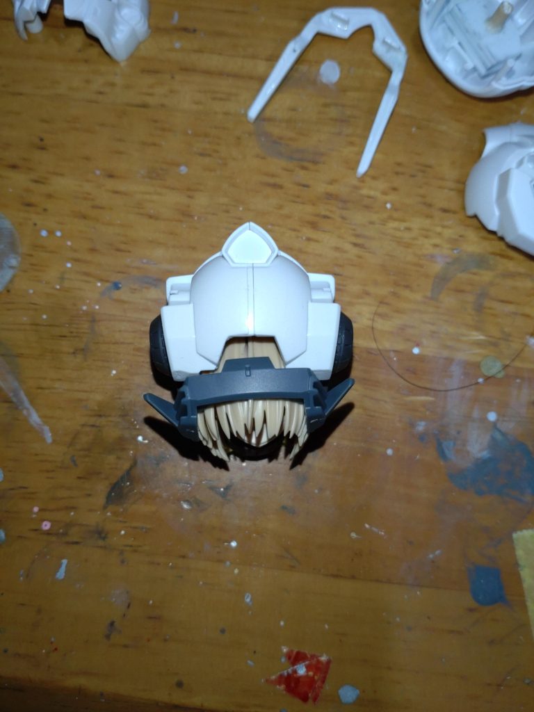 乗っかってる状態ですが、固定はされて無くすぐに外れます。