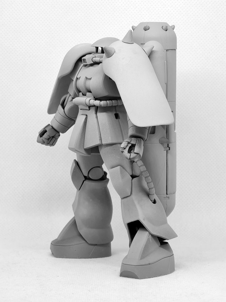 背部コンテナ、装甲追加後、グレーサフ塗装(背部のコンテナと水流ジェットユニットは前回ハイゴッグを作成した時の余り部品を使用しています。)