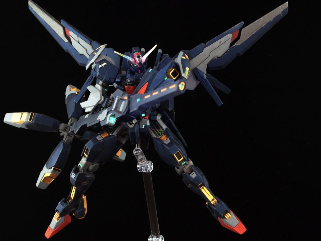 グリーン部は付属のホイルシールに蛍光グリーンを吹いているので、ブラックライトで発光します。