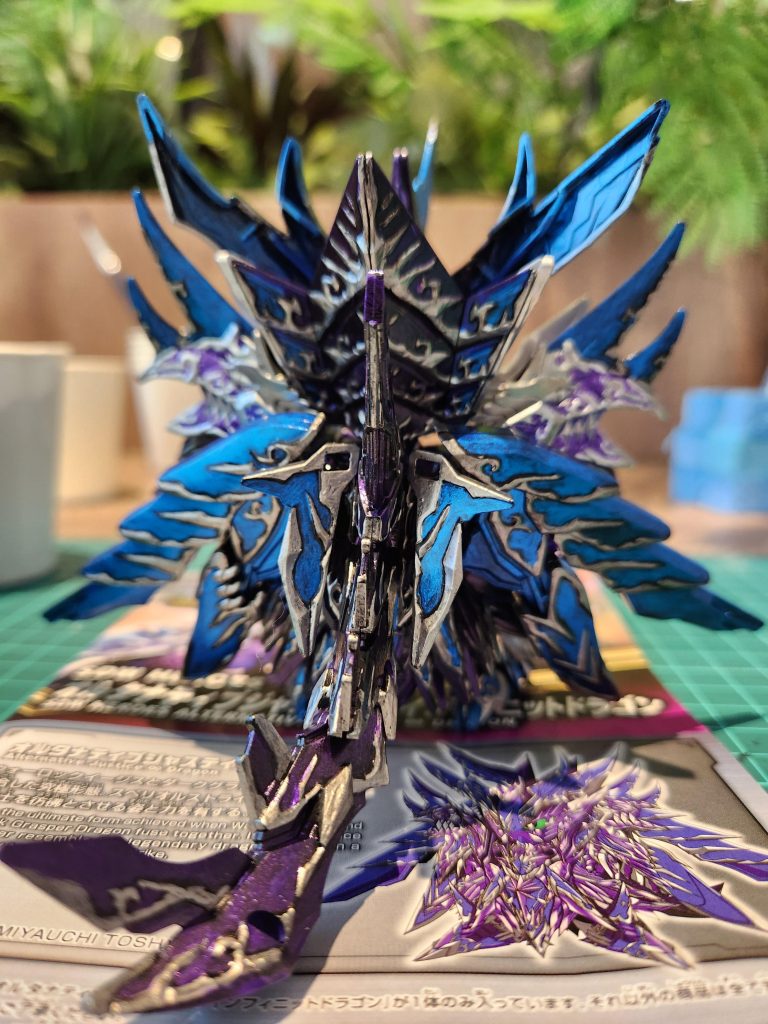 全体にこんな感じになりました✨ドラゴンの顔の部分(肩周り)の塗装がやや難しく面白かった🎵 