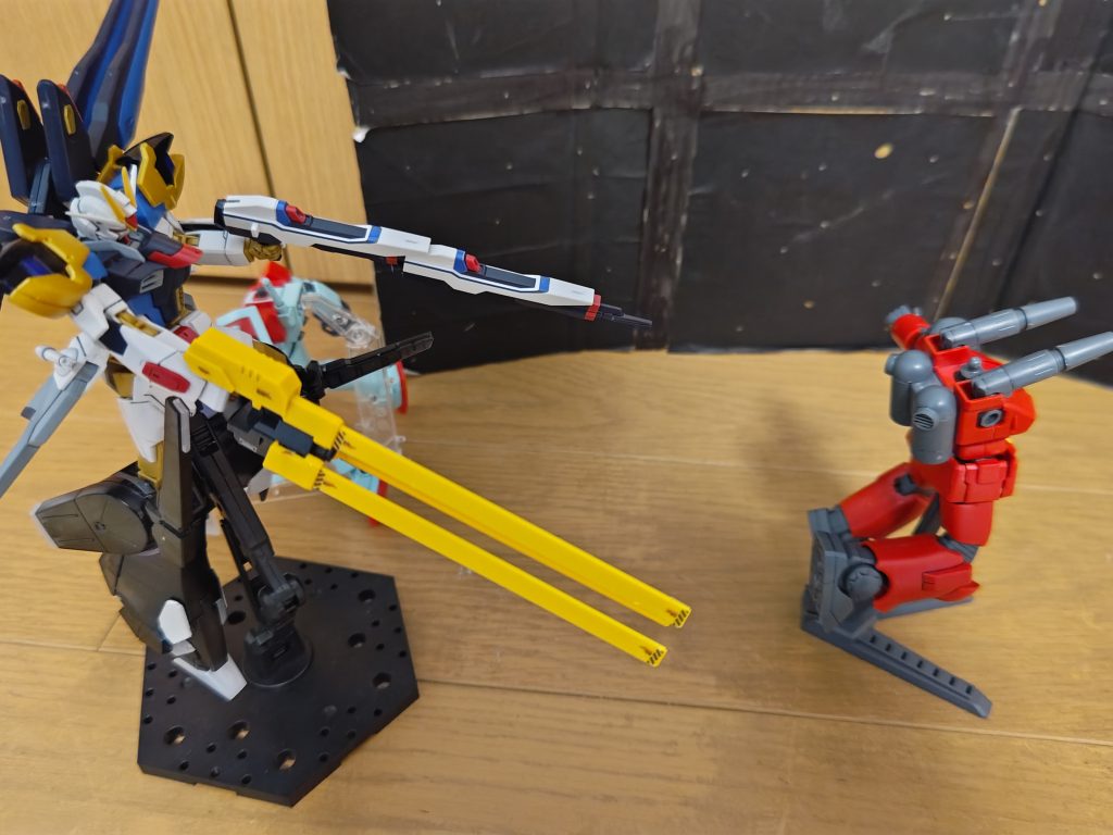 ガンキャノン「ぐぁぁぁぁぁぁぁぁぁぁぁ!」ジム「そこかぁぁ!」バシュゥゥゥン バシュゥゥゥン バシュゥゥゥン バシュゥゥゥン