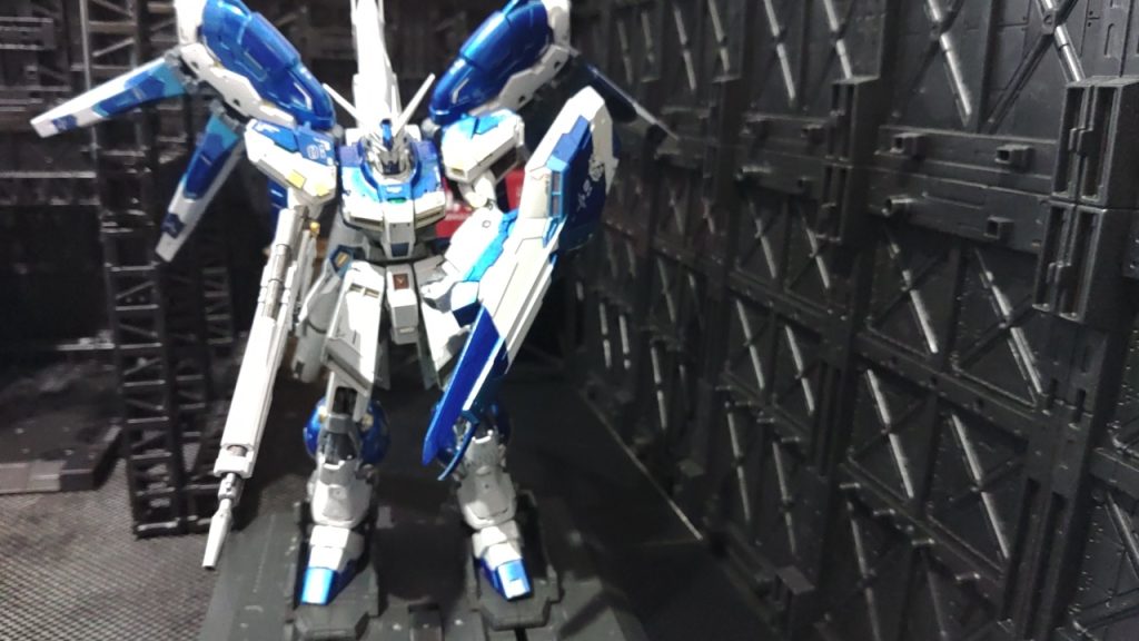 Hiｰνガンダム　チタニウムフィニッシュ部分塗装筆塗り–4枚目/制作者：Nara