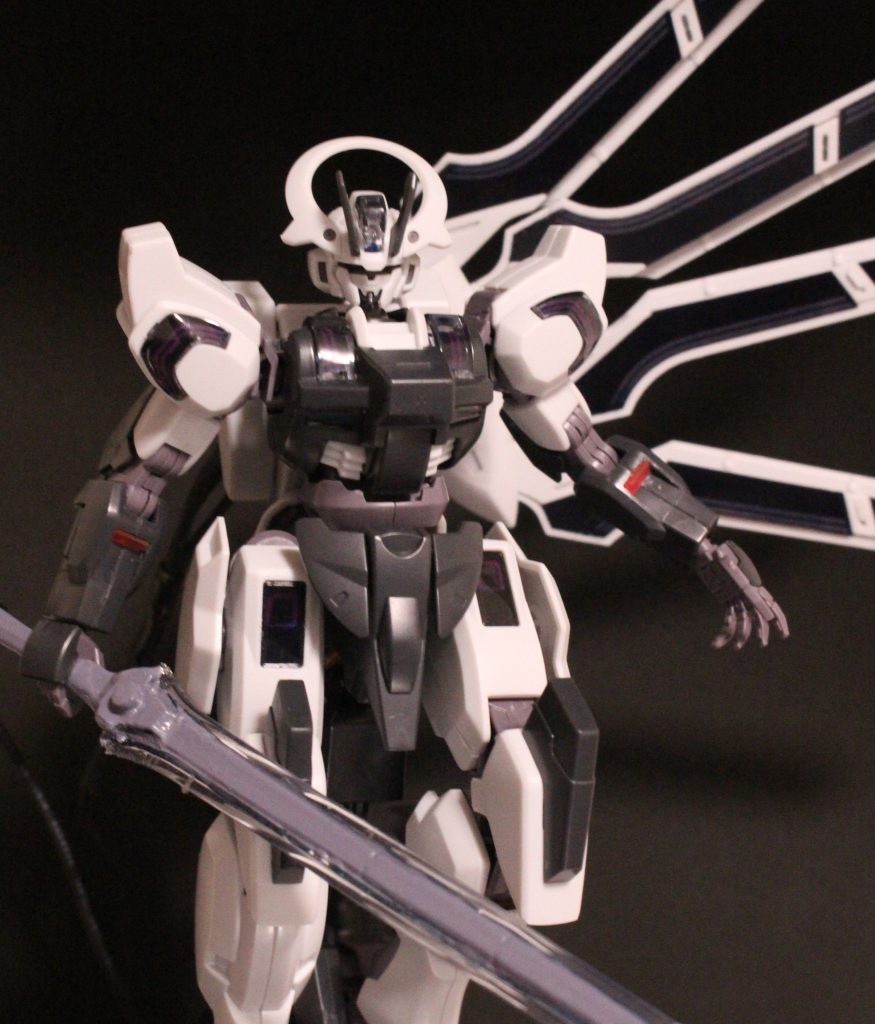 電源オフSEEDのフェイズシフト装甲が切れた時みたいですね塗装なしのパチ組みですゆくゆくは目消しや塗装に挑戦したいです!