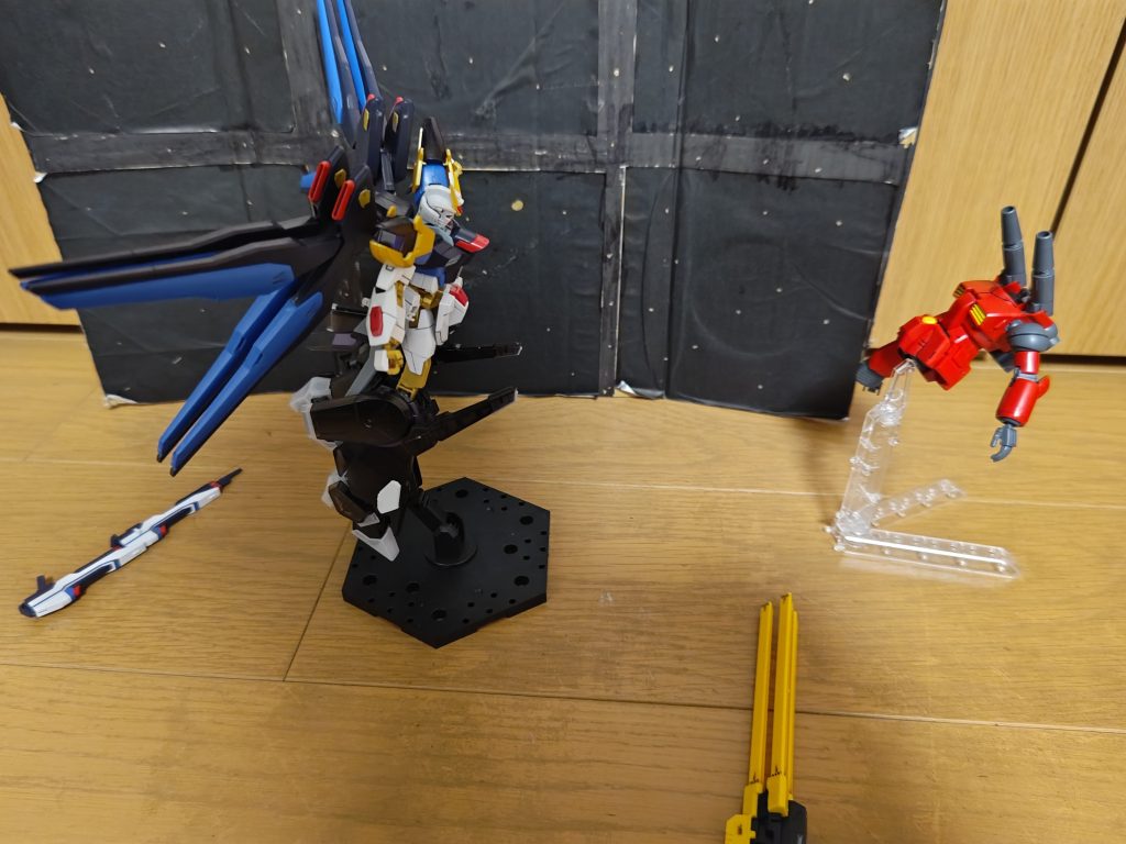 カァァァン(武器をパージする音)ガンキャノンはその音に気付き…ガンキャノン「何をパージした!」ホ****ト「それを知ってどうする?」