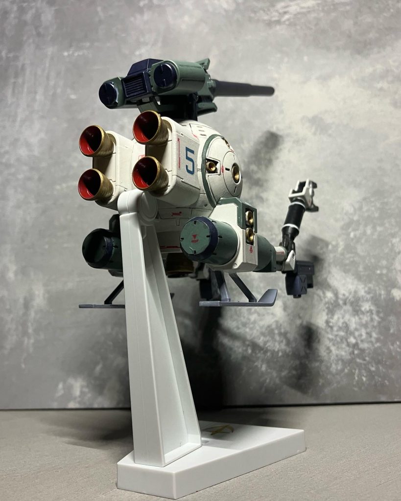 制作は目立つ、合わせ目消し→塗装→デカール貼り→墨入れ←トップコートの順で仕上げてます